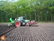 Fendt 820 met Hassia pootmachine