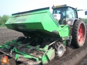 Fendt 820 met Hassia pootmachine