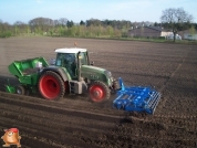 Fendt 820 met Hassia pootmachine