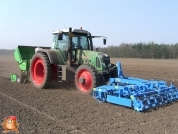 Fendt 820 met Hassia pootmachine