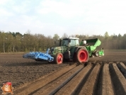 Fendt 820 met Hassia pootmachine