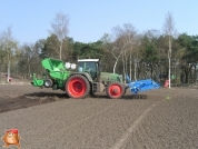 Fendt 820 met Hassia pootmachine