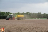 Fendt 828 met Dammann 10000ltr tandem spuitmachine