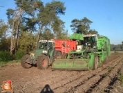 AVR Solanum 2000 met Fendt 820 met krampe kieper