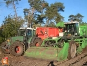 AVR Solanum 2000 met Fendt 820 met krampe kieper