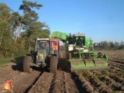 AVR Solanum 2000 met Fendt 820 met krampe kieper