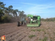 AVR Solanum 2000 met Fendt 824 afvoercombinatie