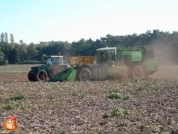 AVR Solanum 2000 met Fendt 824 afvoercombinatie