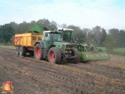 AVR Solanum 2000 met Fendt 824 afvoercombinatie