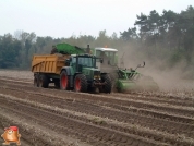 AVR Solanum 2000 met Fendt 824 afvoercombinatie