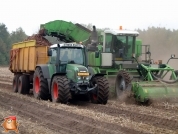 AVR Solanum 2000 met Fendt 716 afvoercombinatie