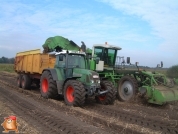 AVR Solanum 2000 met Fendt 716 afvoercombinatie