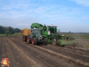 AVR Solanum 2000 met Fendt 716 afvoercombinatie