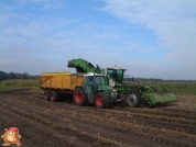 AVR Solanum 2000 met Fendt 716 afvoercombinatie