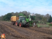 AVR Solanum 2000 met Fendt 716 afvoercombinatie