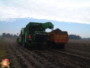 AVR Solanum 2000 met Fendt 716 afvoercombinatie