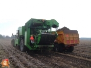 AVR Solanum 2000 met Fendt 716 afvoercombinatie