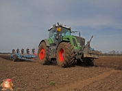 Pflügen bei van den Borne aardappelen