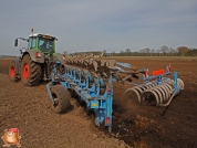 Pflügen bei van den Borne aardappelen