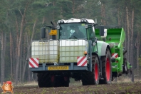 fendt 828 met 2000 liter fronttank