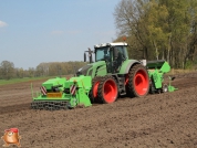 Fendt 828 met avr multivator en miedema cp 42