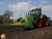 Fendt 828 met avr multivator en miedema cp 42