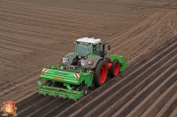 Fendt 828 met miedema cp 42