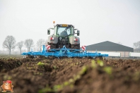 Fendt 828 vario met lemken kristall