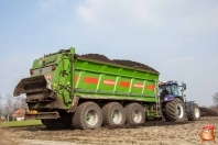 Bemesten najaar bij van den Borne aardappelen