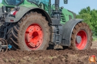 Pflügen bei van den Borne aardappelen