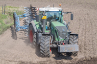 Pflügen bei van den Borne aardappelen