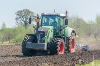 Pflügen bei van den Borne aardappelen