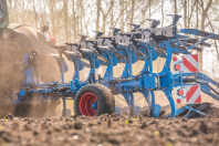 Pflügen bei van den Borne aardappelen