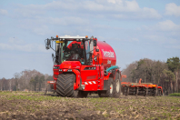 Bemesten in het voorjaar bij van den Borne aardappelen