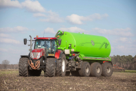 Bemesten in het voorjaar bij van den Borne aardappelen