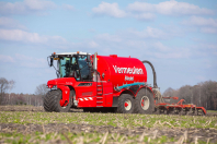 Bemesten in het voorjaar bij van den Borne aardappelen