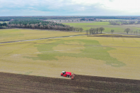 Bemesten in het voorjaar bij van den Borne aardappelen