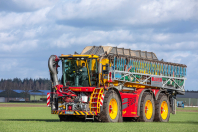 Bemesten in het voorjaar bij van den Borne aardappelen