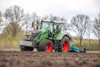 Ploegen bij van den Borne aardappelen