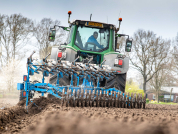 Ploegen bij van den Borne aardappelen