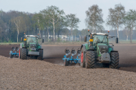 Ploegen bij van den Borne aardappelen