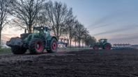 Ploegen bij van den Borne aardappelen