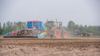 Spitten bij van den Borne aardappelen