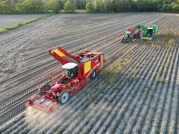 Aardappelenrooien bij van den Borne Aardappelen.