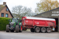 Bieten rooien bij van den Borne aardappelen