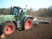 Fendt 916 met 5 schaar Lemken ploegen en dubbelen vorenpakker