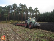 Fendt 820 met 6 schaar Kverneland