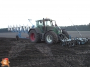 Fendt 820 met Lemken Varitansanit 7-schaar met vorrenpakker