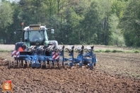 Fendt 820 met Lemken Varitansanit 7-schaar met vorrenpakker