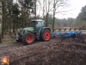 Fendt 820 met Lemken Varitansanit 7-schaar met vorrenpakker